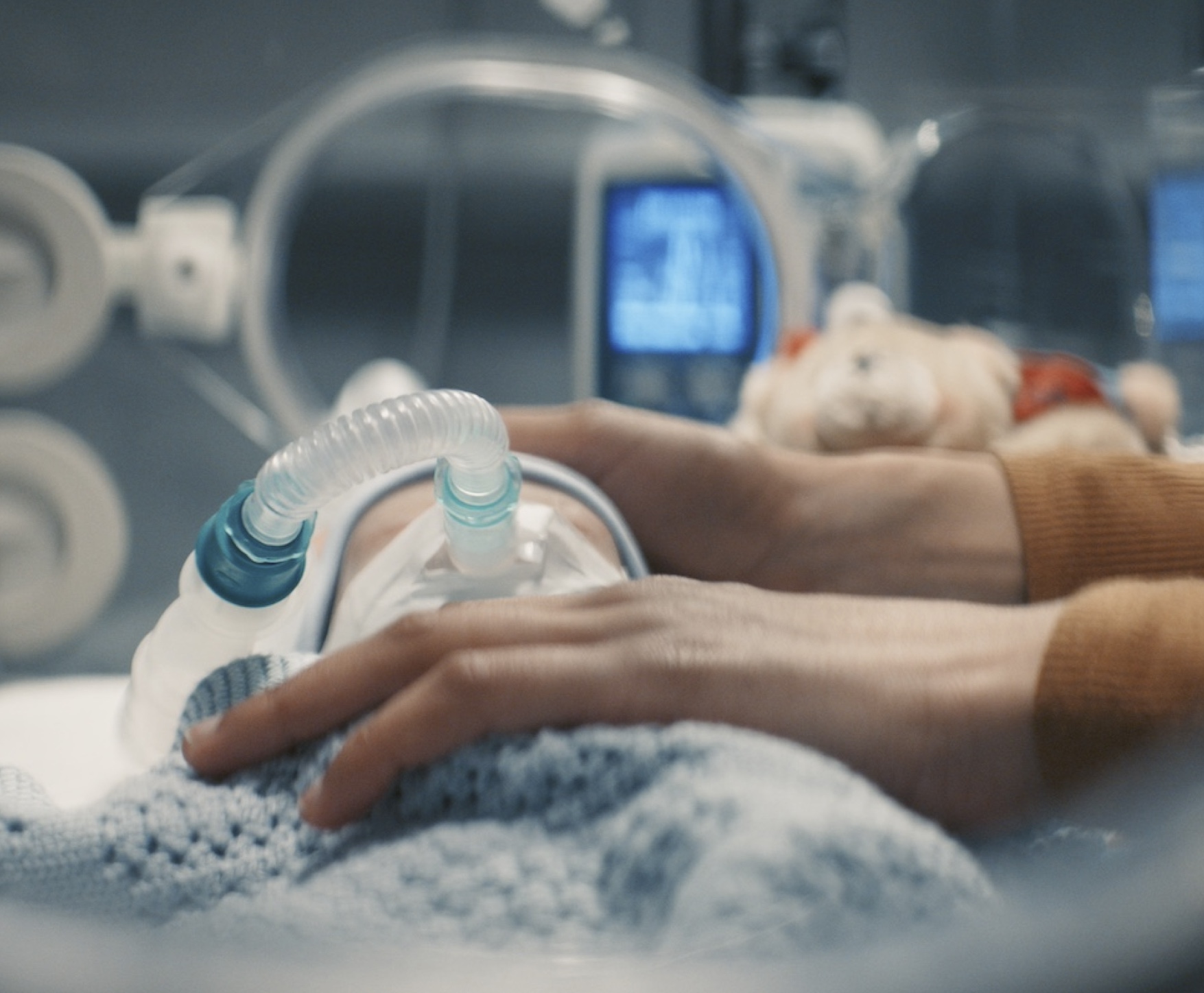 Hand in Incubator A15 Graded_01_02_56_24 w1755px